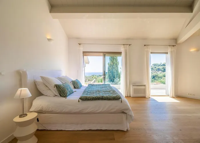 Superbe Vecchio Vue A Pied Порто-Веккьо