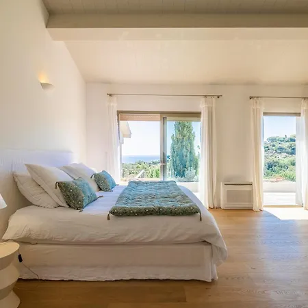 Superbe Vecchio Vue A Pied Porto-Vecchio (Corsica)